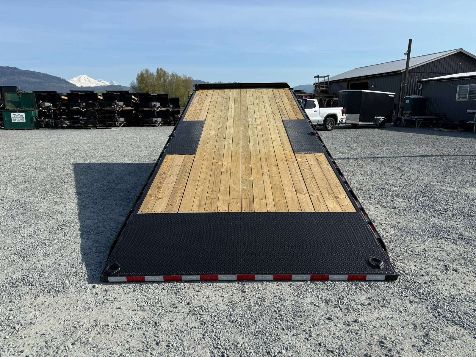 Photo of 2025 Suretrac 8.5x22ft Deck Over Power Tilt Equipment Trailer 15,000lb GVW