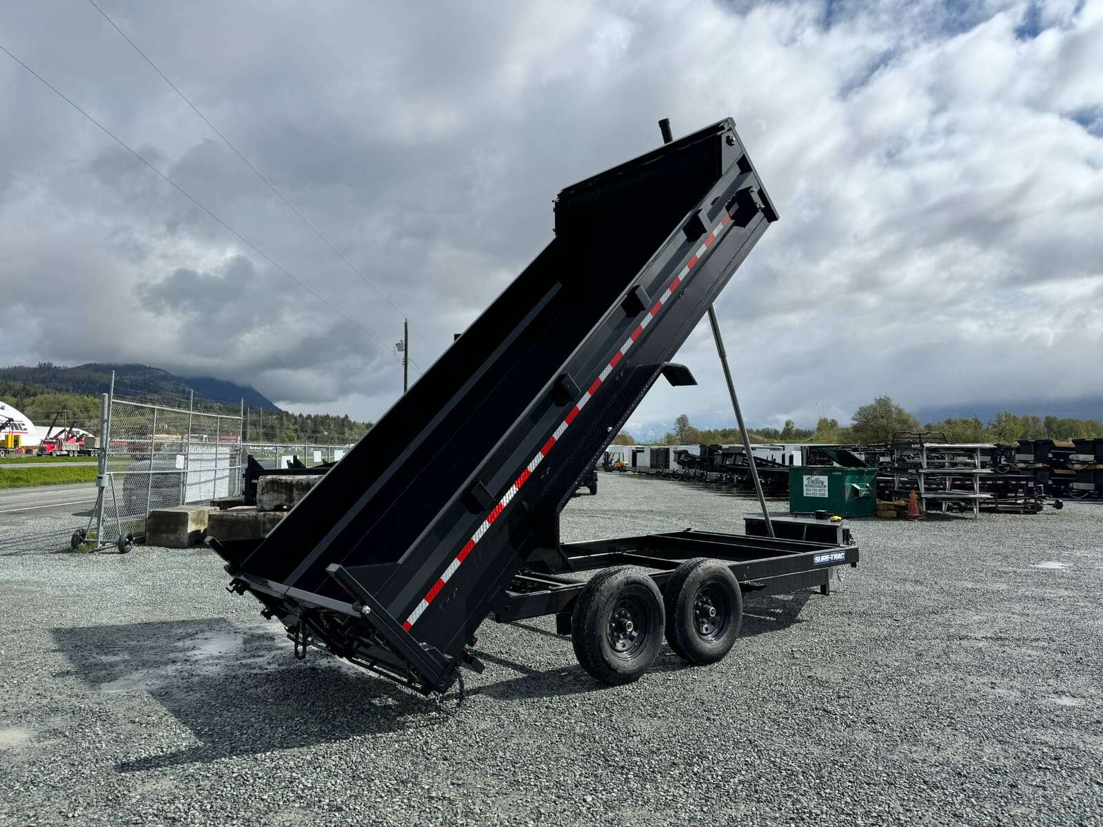 Photo of New 2024 Suretrac 7x16 Telescopic Hoist Dump Trailer 15,500lbs GVW w/ Ramps and Tarp