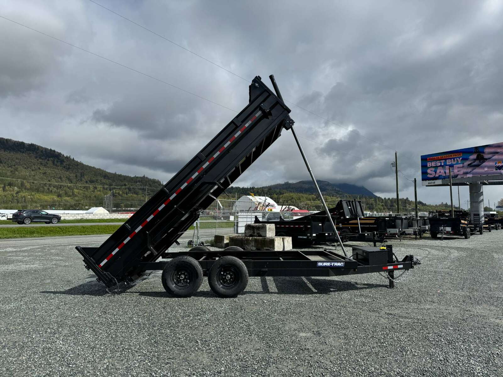 Photo of New 2024 Suretrac 7x16 Telescopic Hoist Dump Trailer 15,500lbs GVW w/ Ramps and Tarp