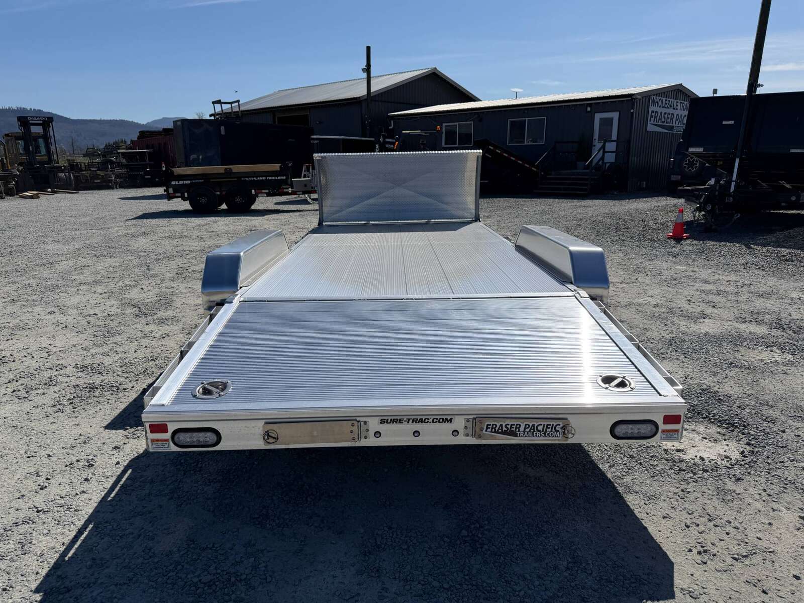 Photo of 2026 Suretrac 7x18 Aluminum Car Hauler Flat Deck Trailer 7000lb GVW w/ Front Shield & Loading Ramps
