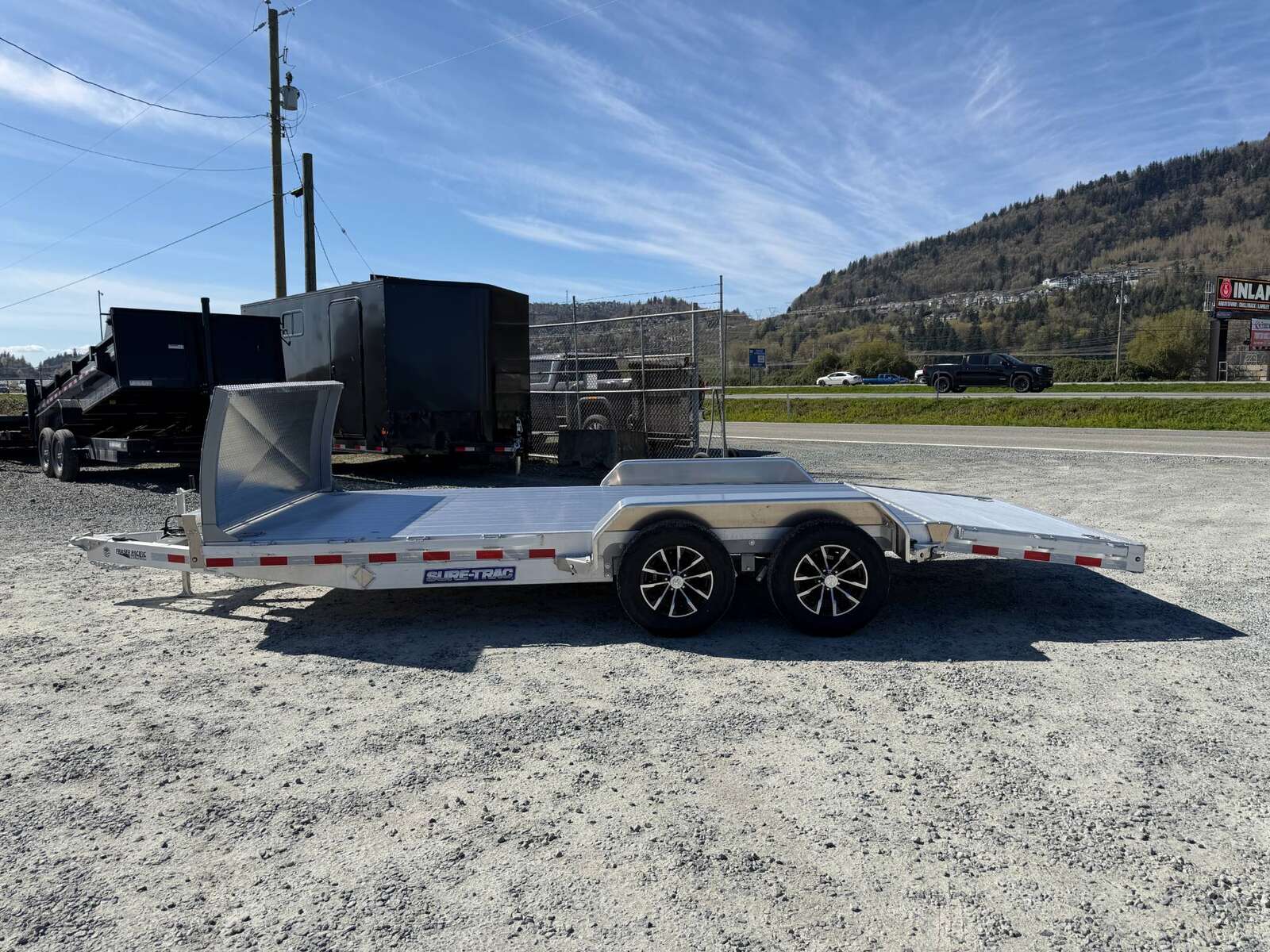 Photo of 2026 Suretrac 7x18 Aluminum Car Hauler Flat Deck Trailer 7000lb GVW w/ Front Shield & Loading Ramps