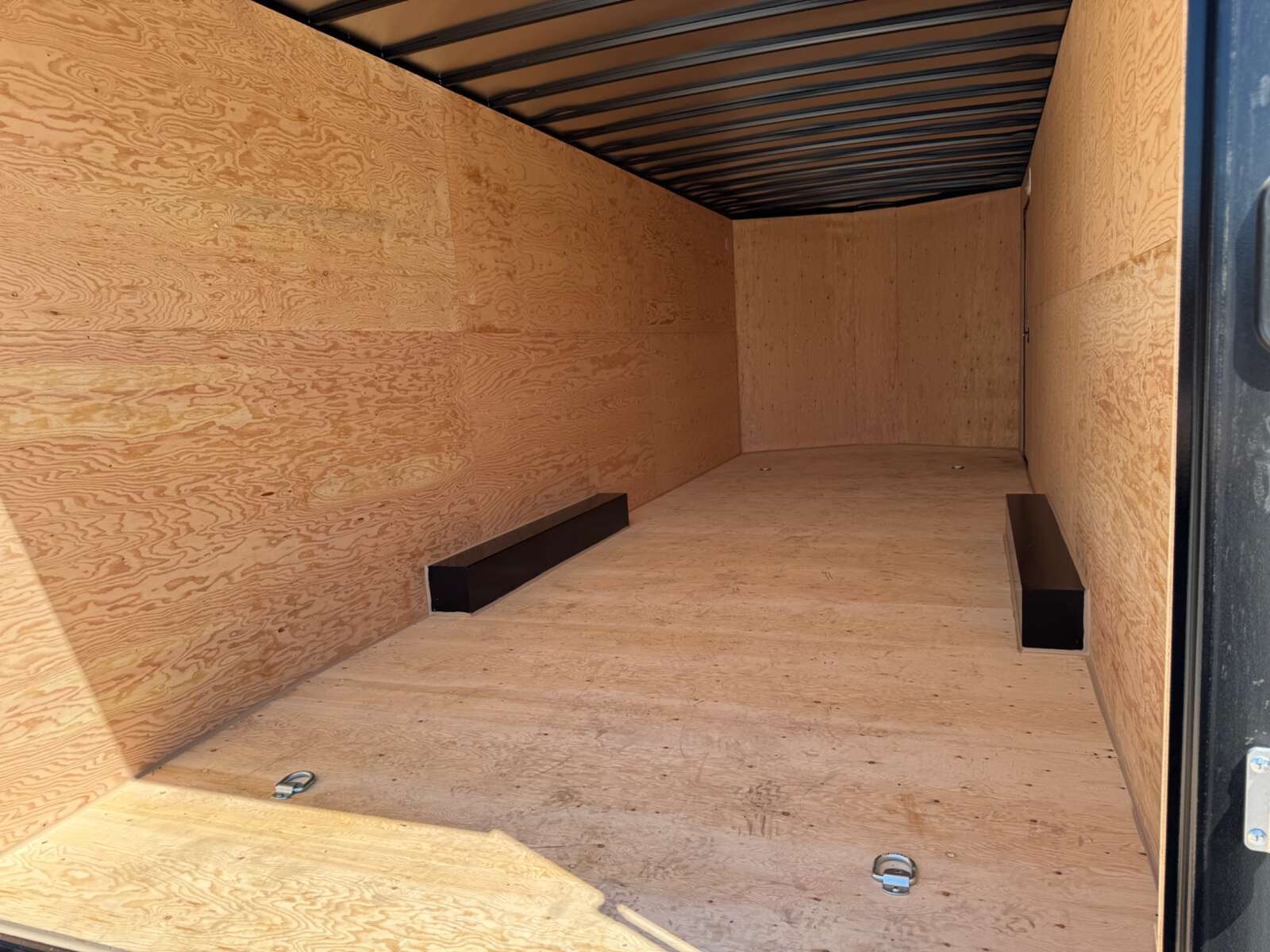 Photo of 2026 Royal Cargo 8.5x24 V Nose Car Hauler Cargo / Enclosed Trailer 11,400lb GVW White Ramp Door Extra Height (GSR)