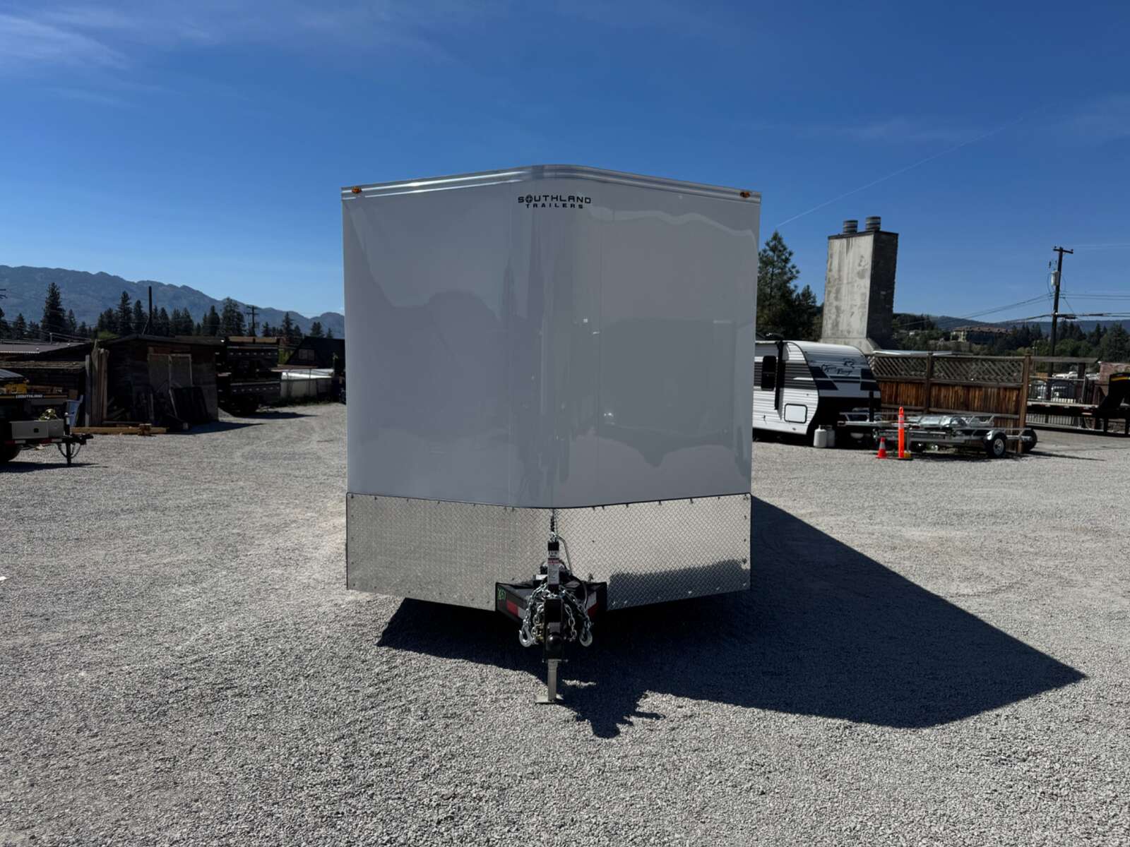 Photo of 2026 Royal Cargo 8.5x24 V Nose Car Hauler Cargo / Enclosed Trailer 11,400lb GVW White Ramp Door Extra Height (GSR)