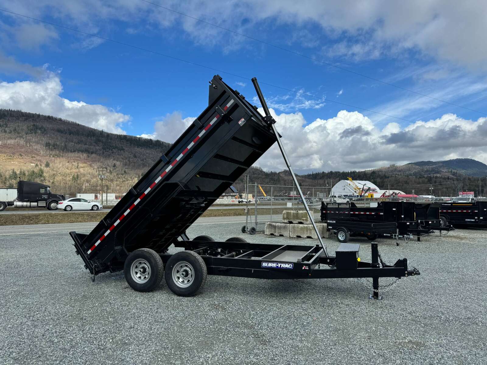 Photo of 2025 Suretrac 7x14 Telescopic Hoist Dump Trailer 14,000lbs GVW w/ Ramps and Tarp