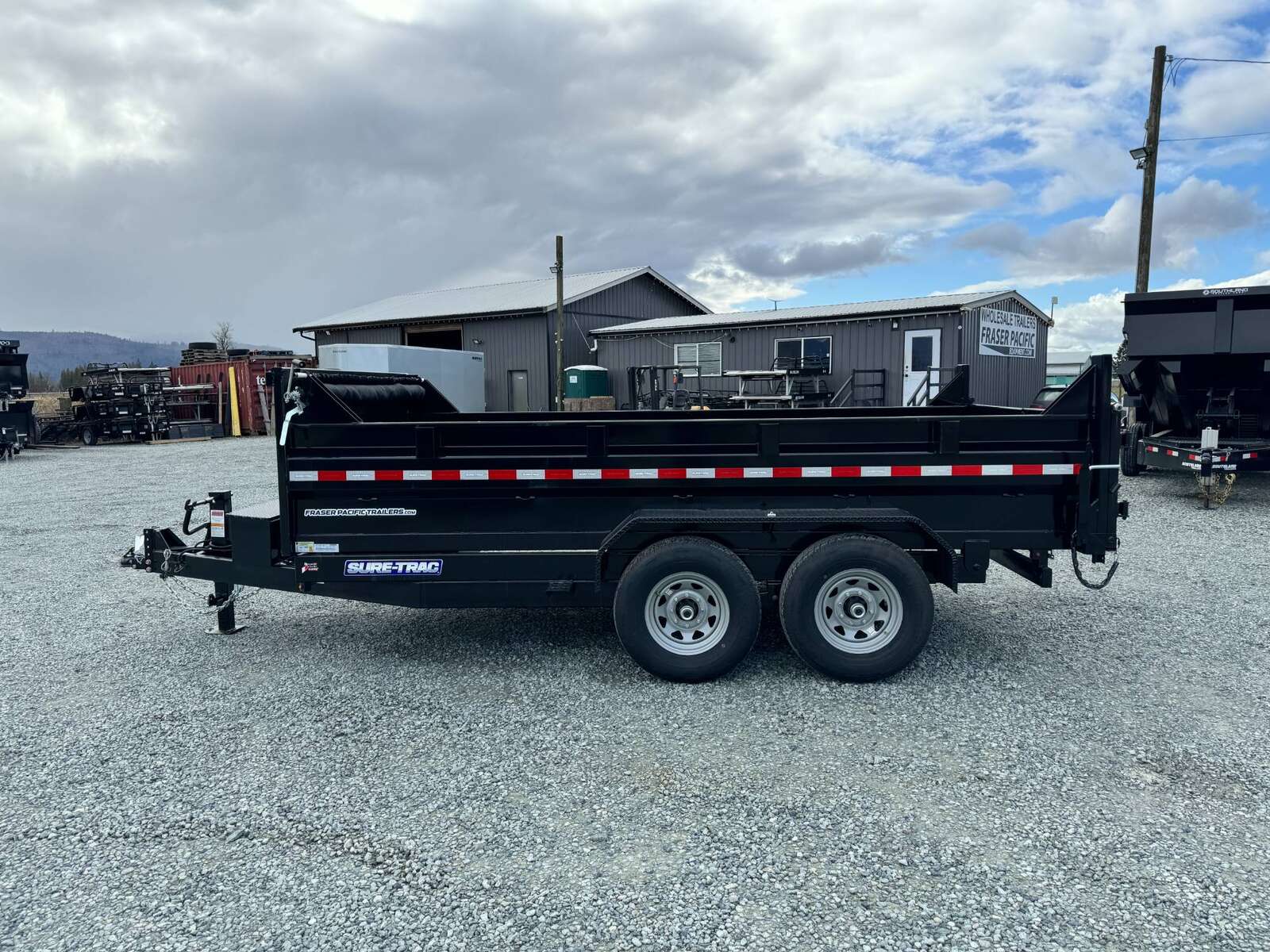 Photo of 2025 Suretrac 7x14 Telescopic Hoist Dump Trailer 14,000lbs GVW w/ Ramps and Tarp
