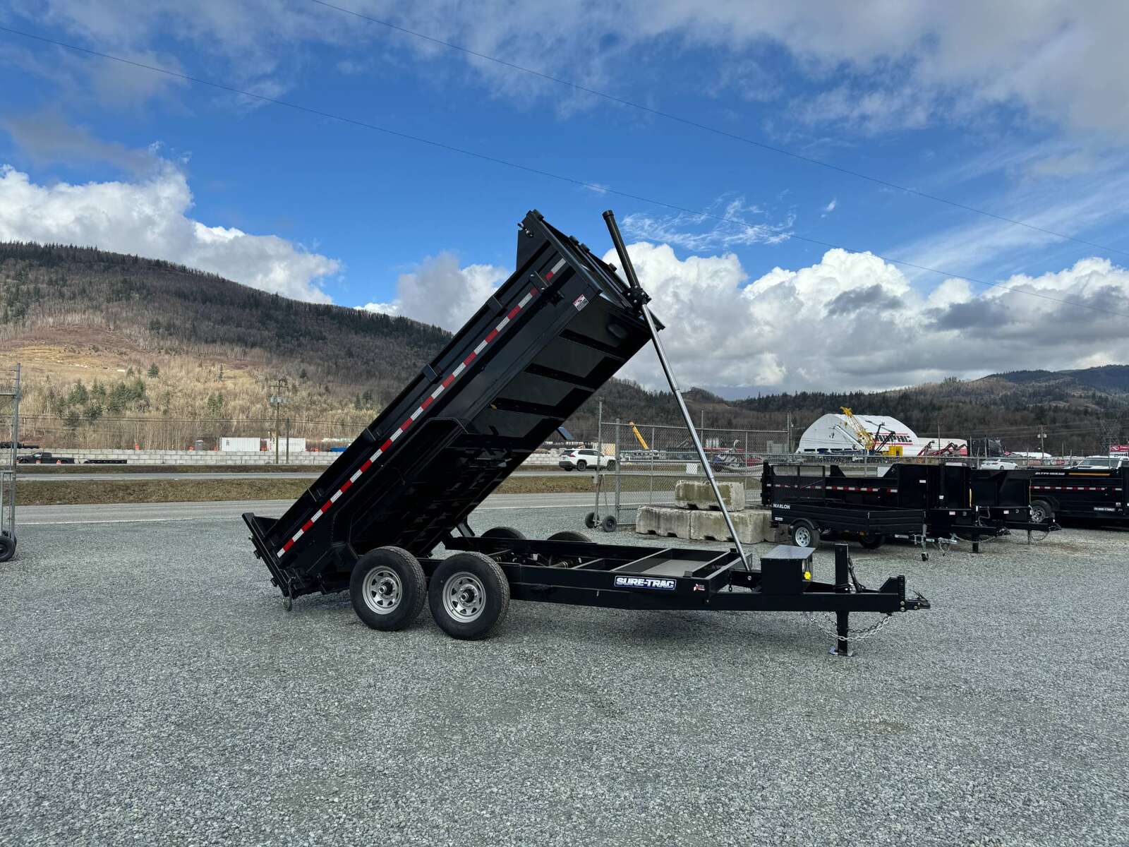 Photo of 2025 Suretrac 7x14 Telescopic Hoist Dump Trailer 14,000lbs GVW w/ Ramps and Tarp