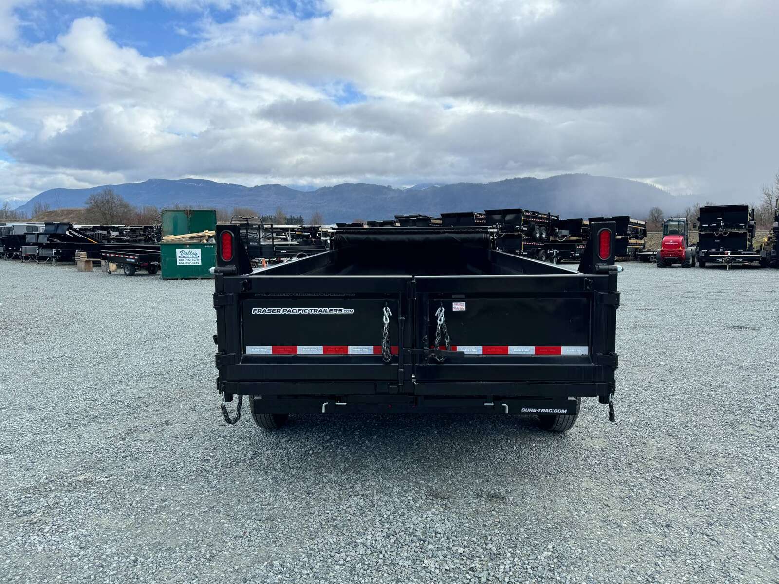Photo of 2025 Suretrac 7x14 Telescopic Hoist Dump Trailer 14,000lbs GVW w/ Ramps and Tarp