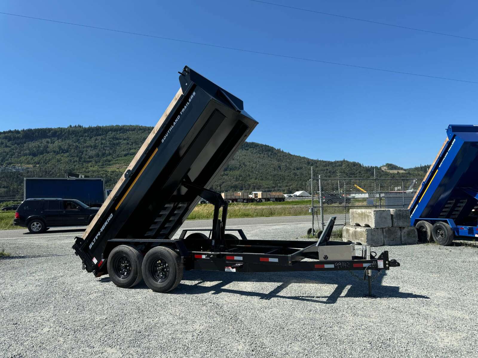 Photo of 2026 Southland Trailers 7x14 Dump Trailer HD 17,000lbs GVW w/ Hydraulic Front Jack & 3/16" Floor (SL714-16KHD)