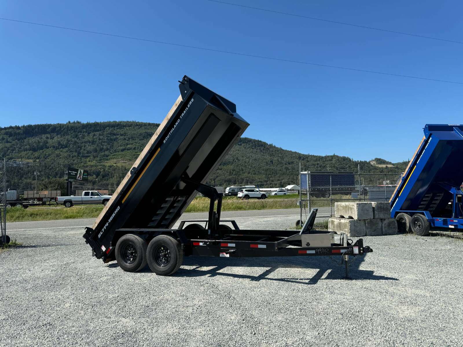 Photo of 2026 Southland Trailers 7x14 Dump Trailer HD 17,000lbs GVW w/ Hydraulic Front Jack & 3/16" Floor (SL714-16KHD)