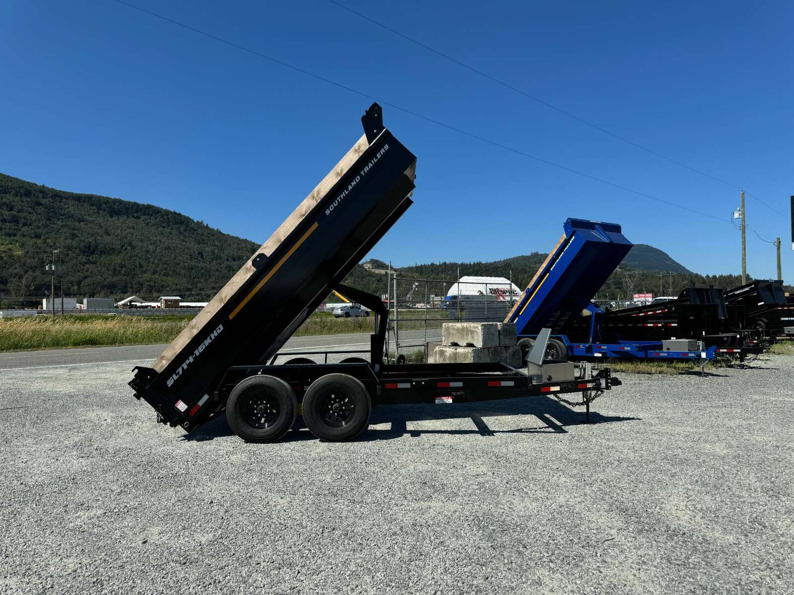 Photo of 2026 Southland Trailers 7x14 Dump Trailer HD 17,000lbs GVW w/ Hydraulic Front Jack & 3/16" Floor (SL714-16KHD)