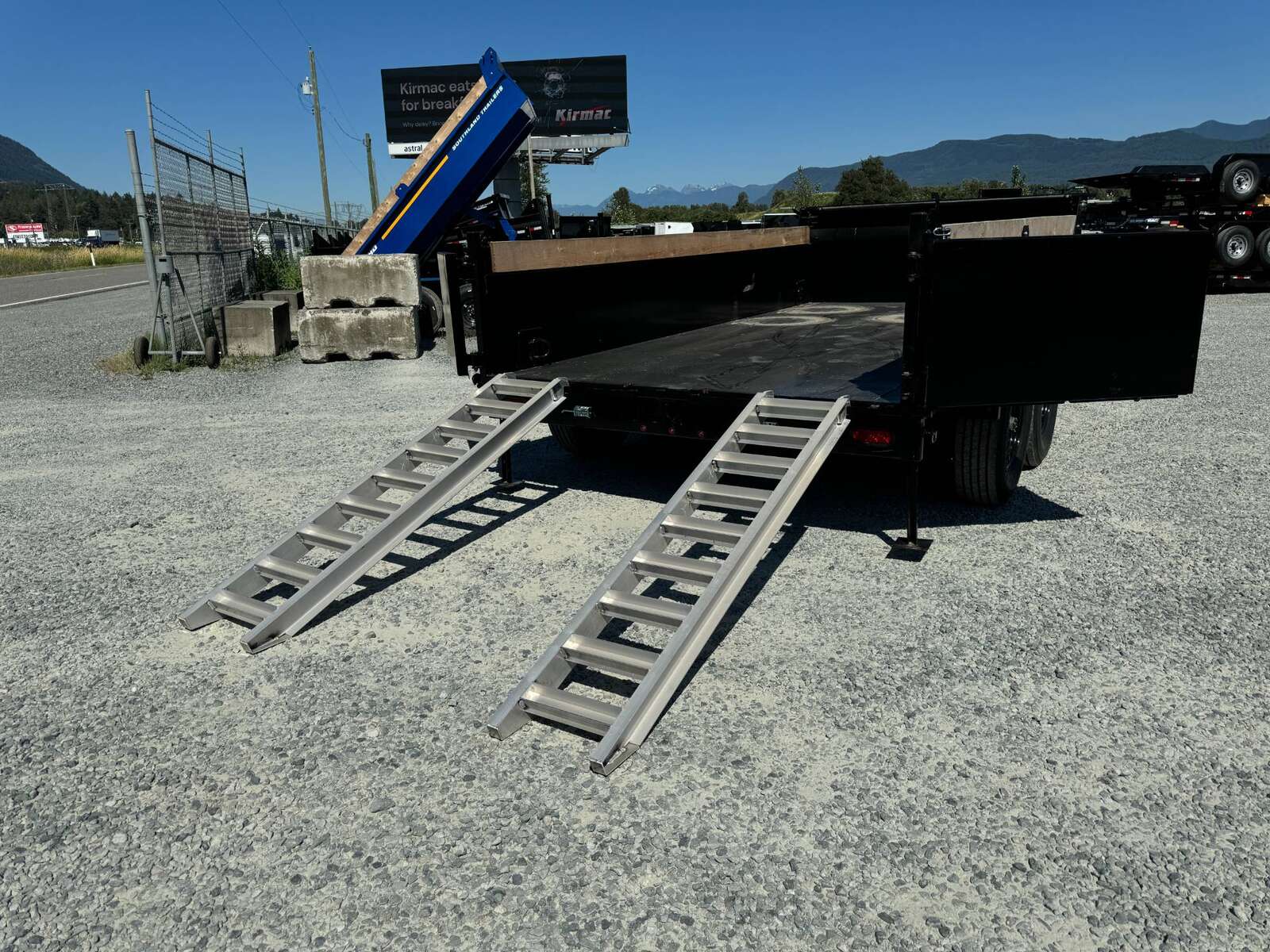 Photo of 2026 Southland Trailers 7x14 Dump Trailer HD 17,000lbs GVW w/ Hydraulic Front Jack & 3/16" Floor (SL714-16KHD)