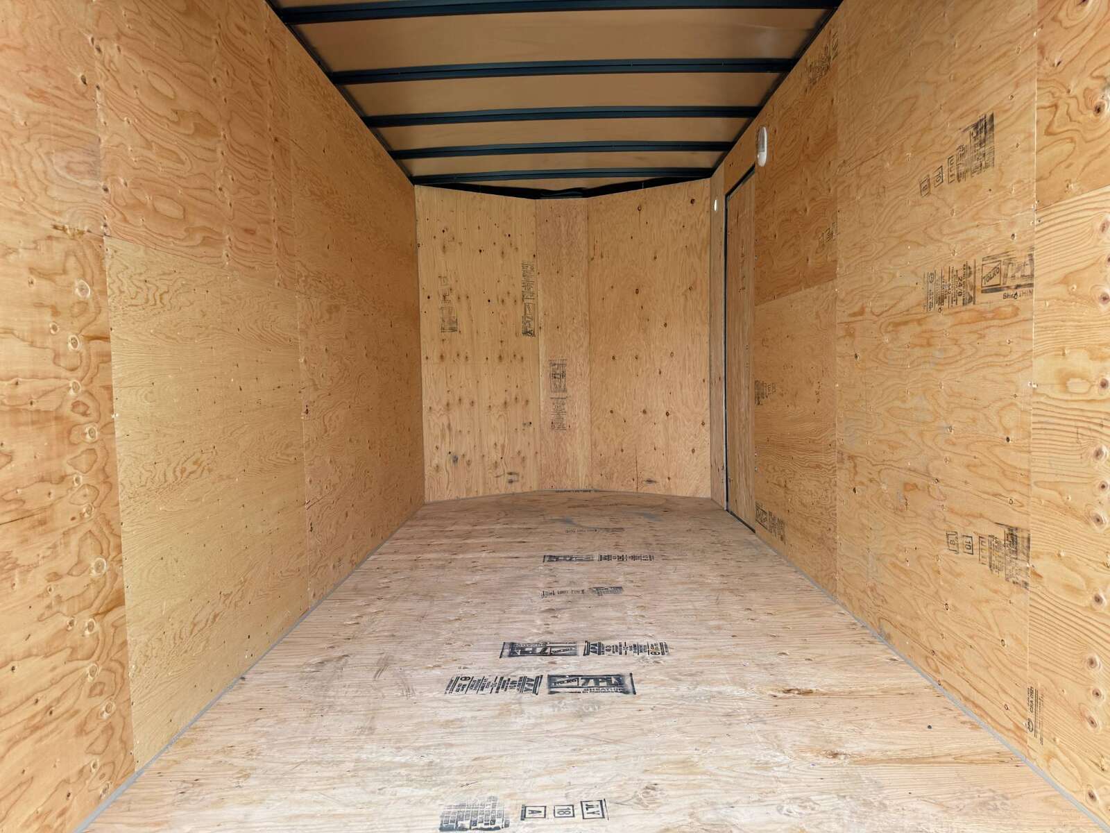 Photo of 2026 Royal Cargo 7X14 V Nose 7700LB GVW BARN DOORS WHITE Enclosed Trailer Extra Tall