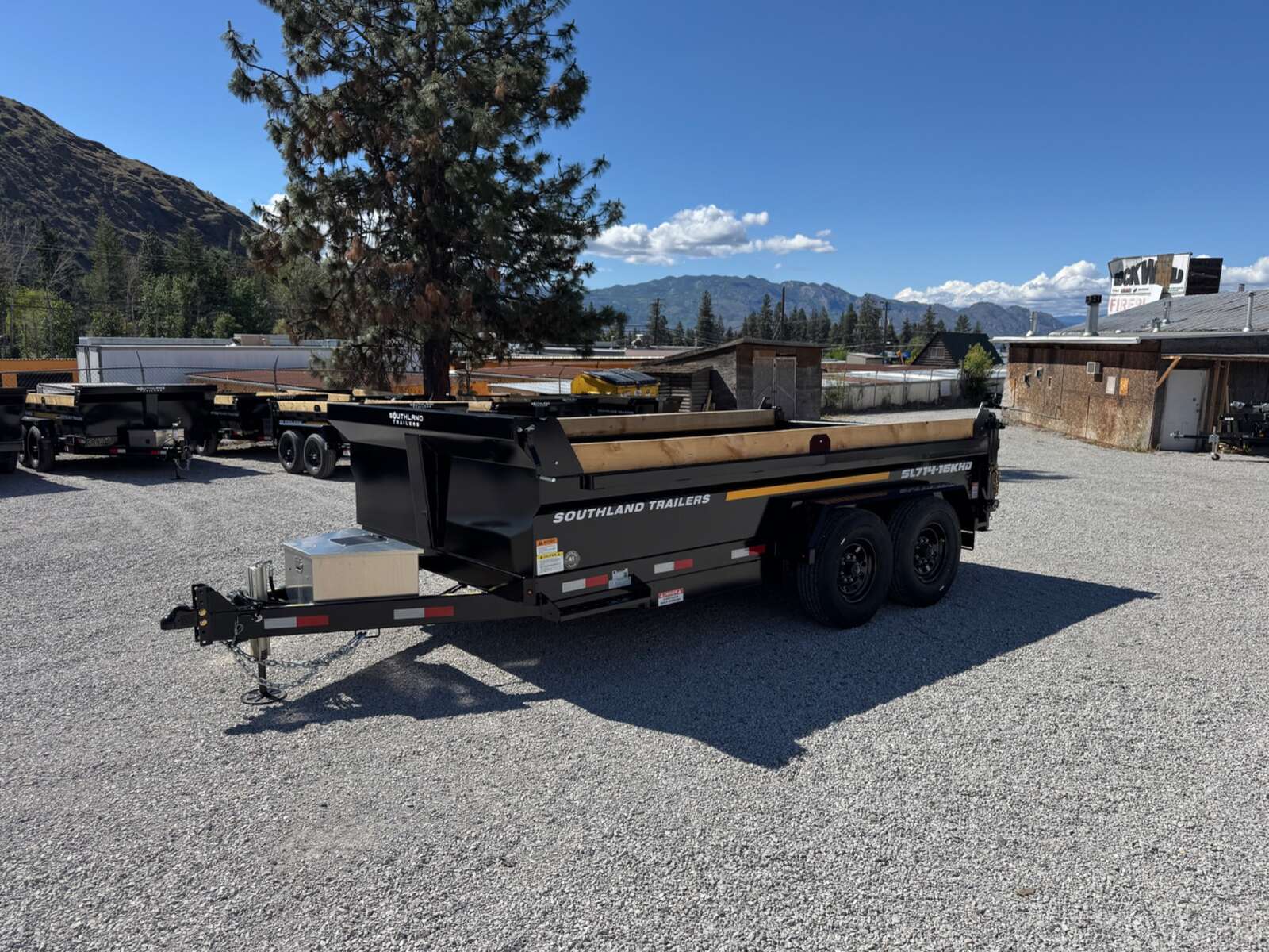 Photo of 2026 Southland Trailers 7x14 Dump Trailer HD 17,000lbs GVW w/ Hydraulic Front Jack & 3/16" Floor (SL714-16KHD)