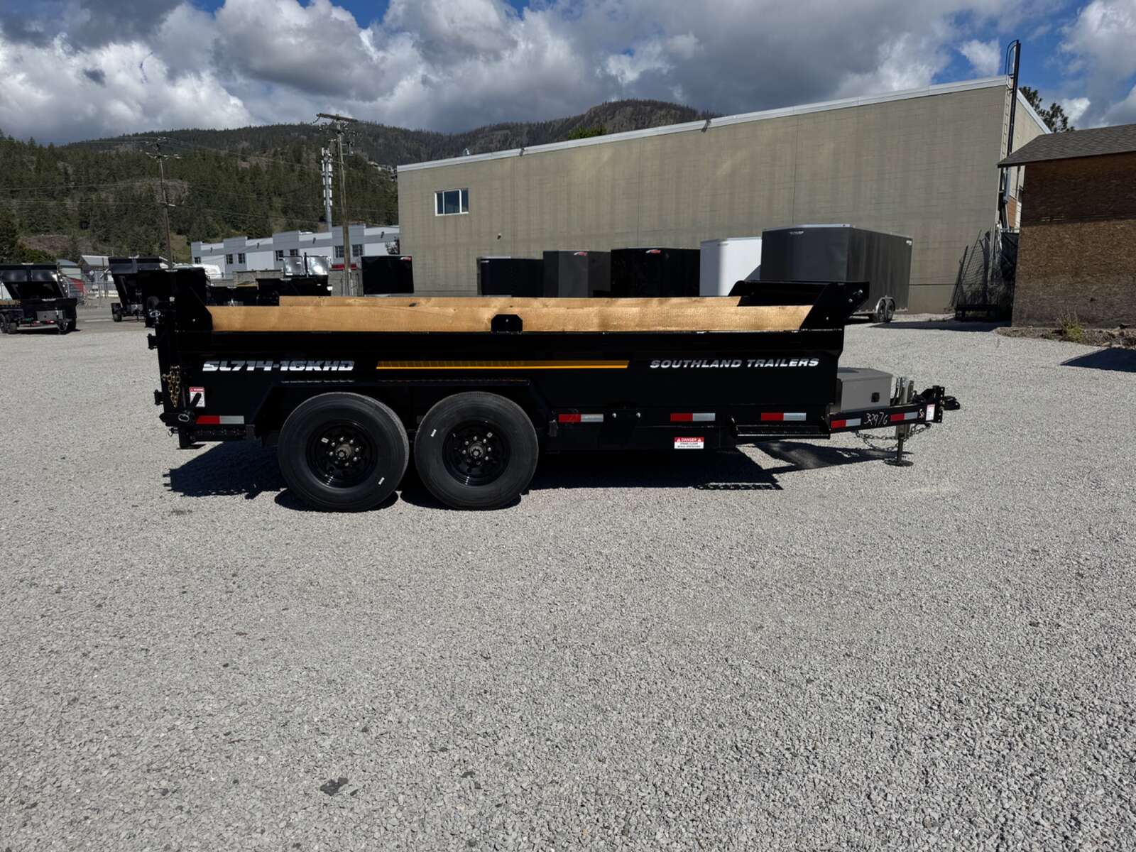 Photo of 2026 Southland Trailers 7x14 Dump Trailer HD 17,000lbs GVW w/ Hydraulic Front Jack & 3/16" Floor (SL714-16KHD)