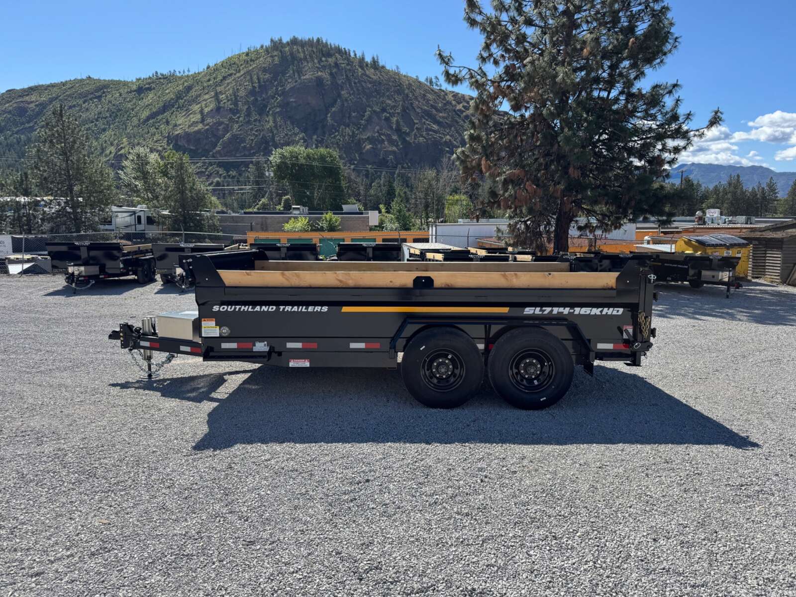 Photo of 2026 Southland Trailers 7x14 Dump Trailer HD 17,000lbs GVW w/ Hydraulic Front Jack & 3/16" Floor (SL714-16KHD)