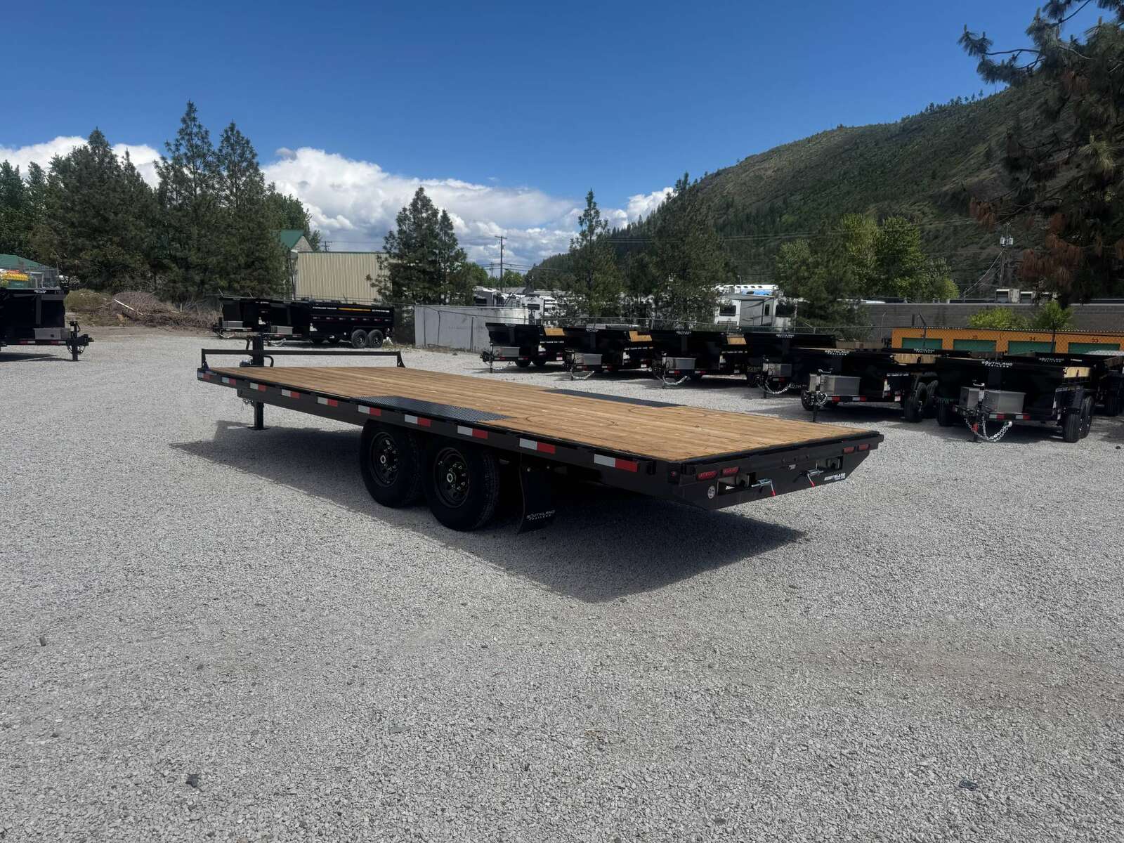 Photo of 2026 Southland Trailer 8x20 Deckover Trailer 15,400lb GVW Flat Deck