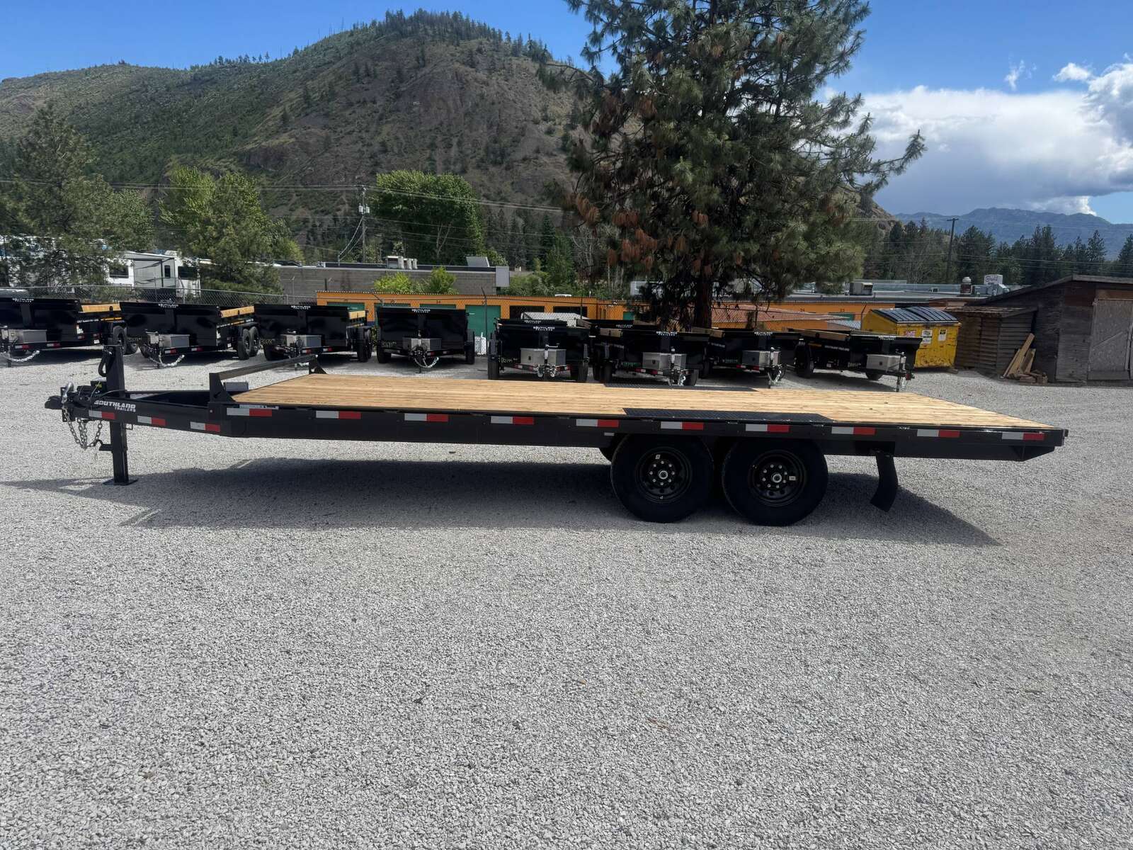 Photo of 2026 Southland Trailer 8x20 Deckover Trailer 15,400lb GVW Flat Deck