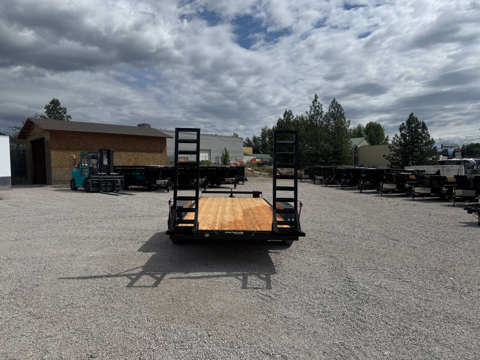 Photo of 2026 Southland 7X18 15,400LB GVW Equipment Flat Deck Trailer w/ Stand Up Ramps